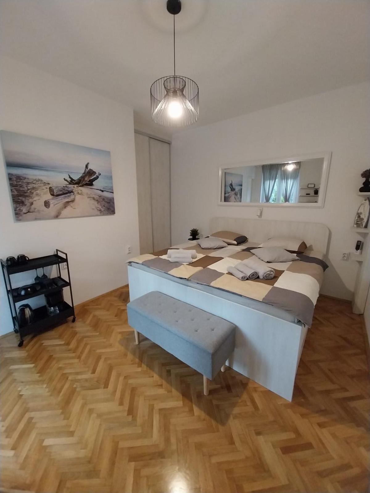 Sobe Sotic Bed & Breakfast Rab Town Eksteriør bilde