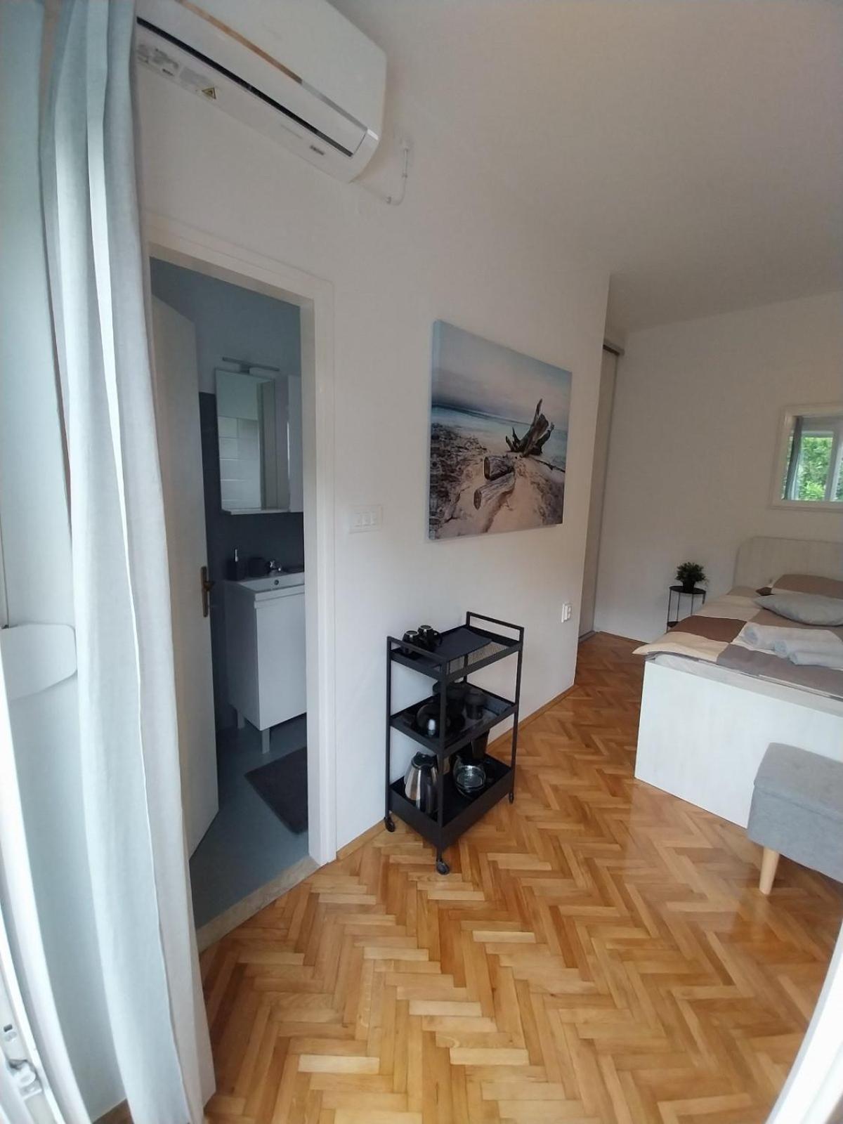 Sobe Sotic Bed & Breakfast Rab Town Eksteriør bilde